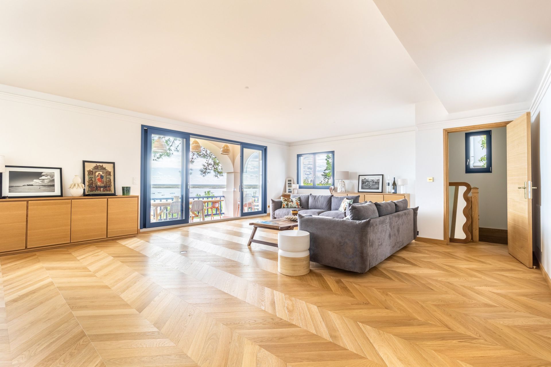 house 6 Rooms for sale on CAP FERRET (33970)