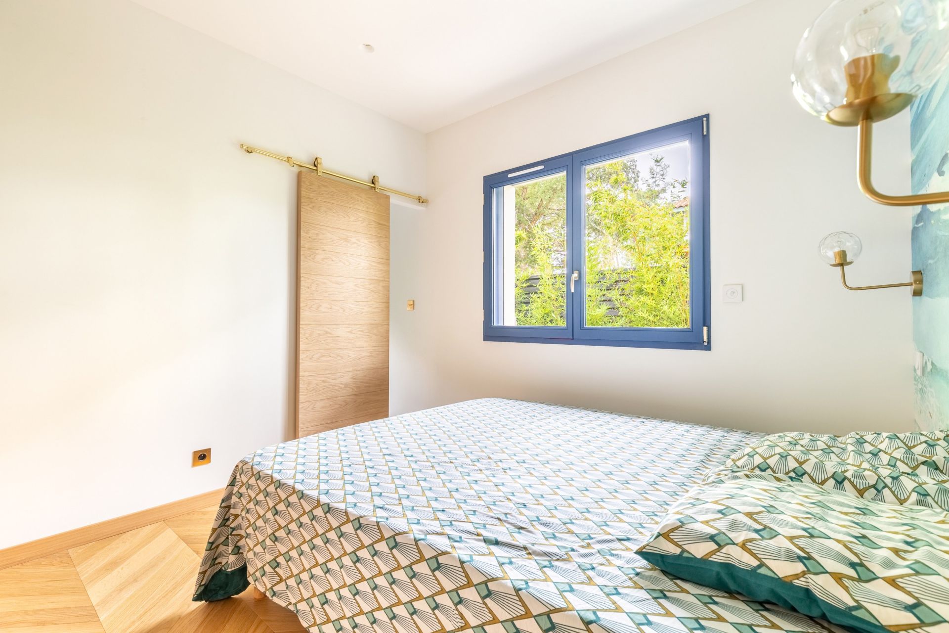 house 6 Rooms for sale on CAP FERRET (33970)