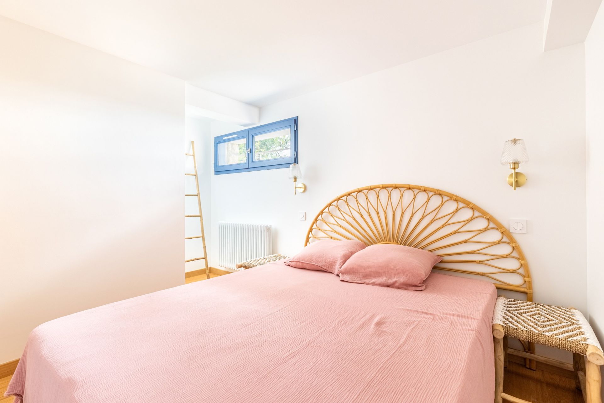 house 6 Rooms for sale on CAP FERRET (33970)