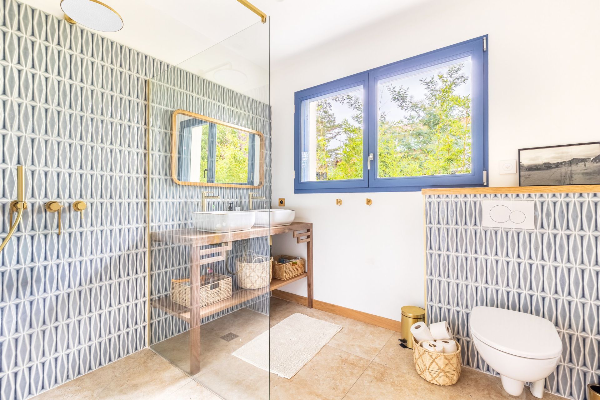 house 6 Rooms for sale on CAP FERRET (33970)
