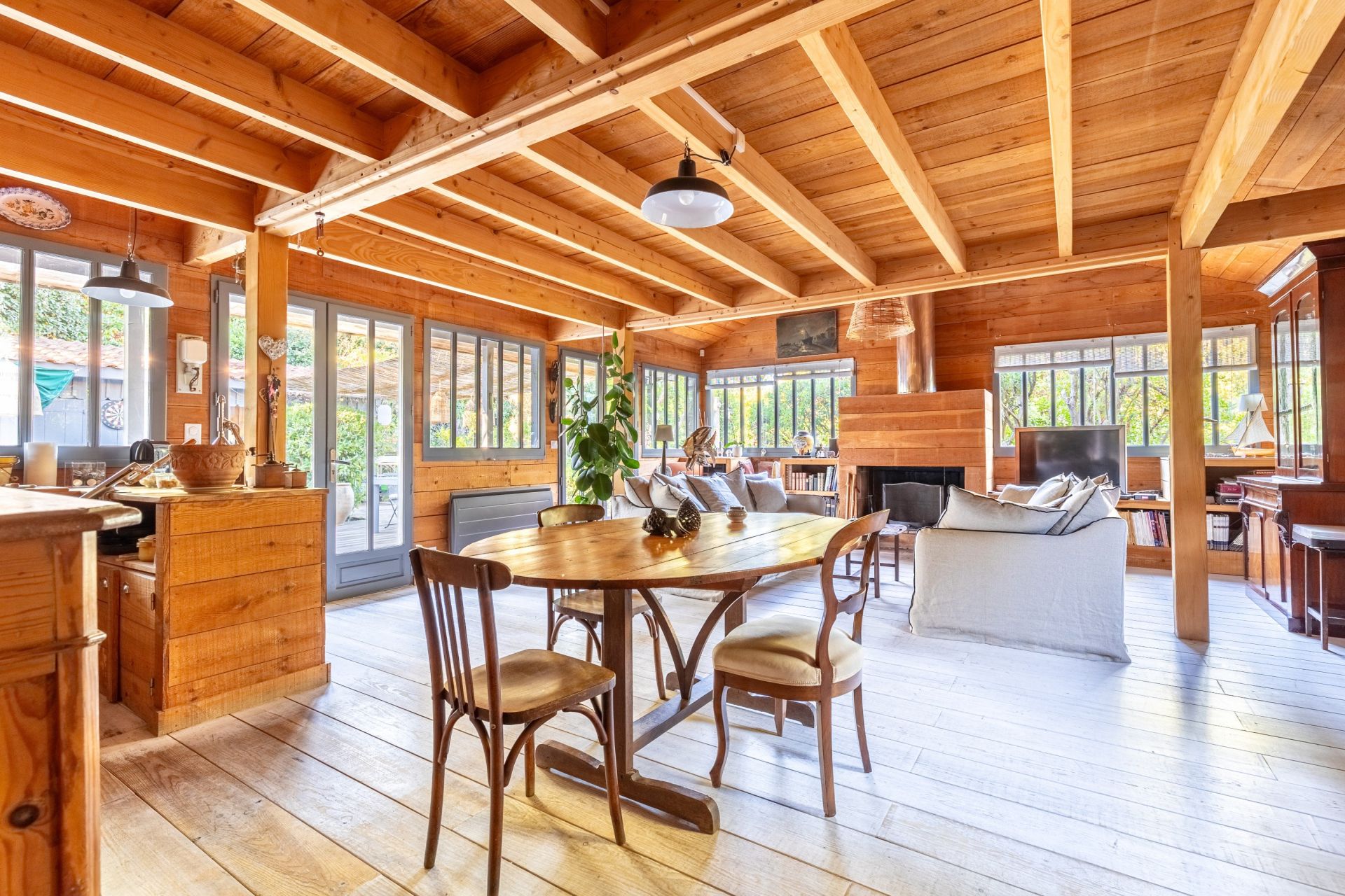 house 4 Rooms for sale on LE CANON (33950)