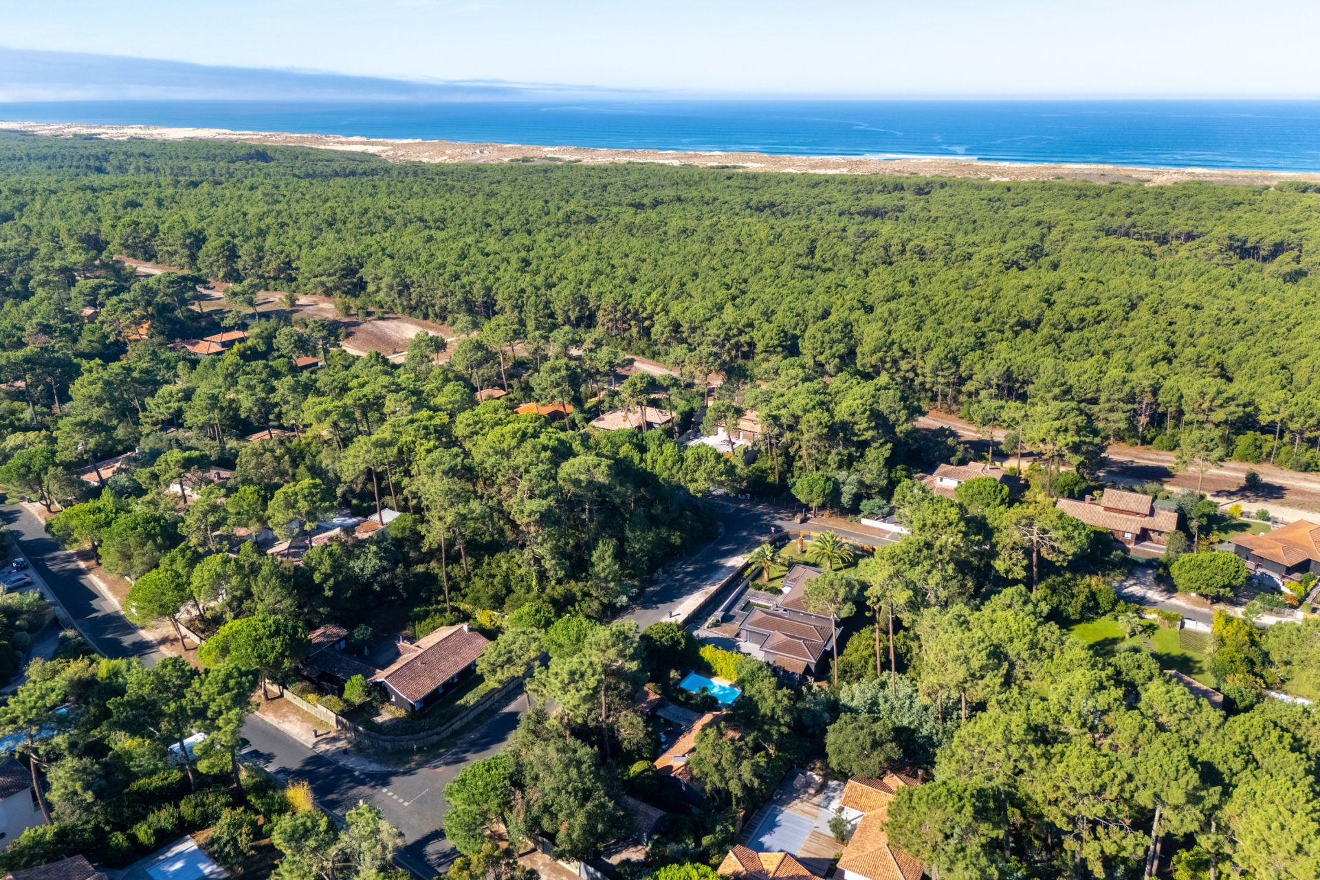 house 4 Rooms for sale on LE CANON (33950)