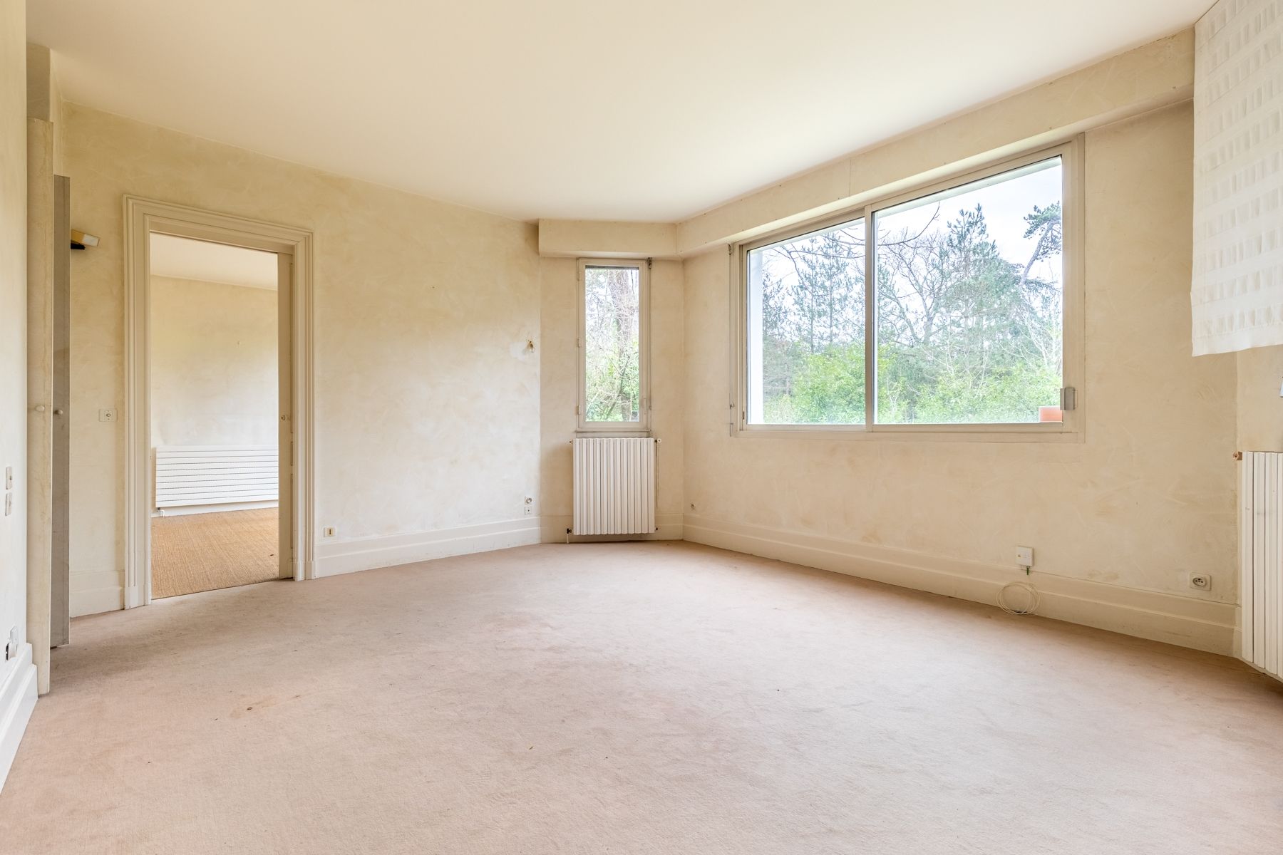 house 10 Rooms for sale on BORDEAUX (33000)