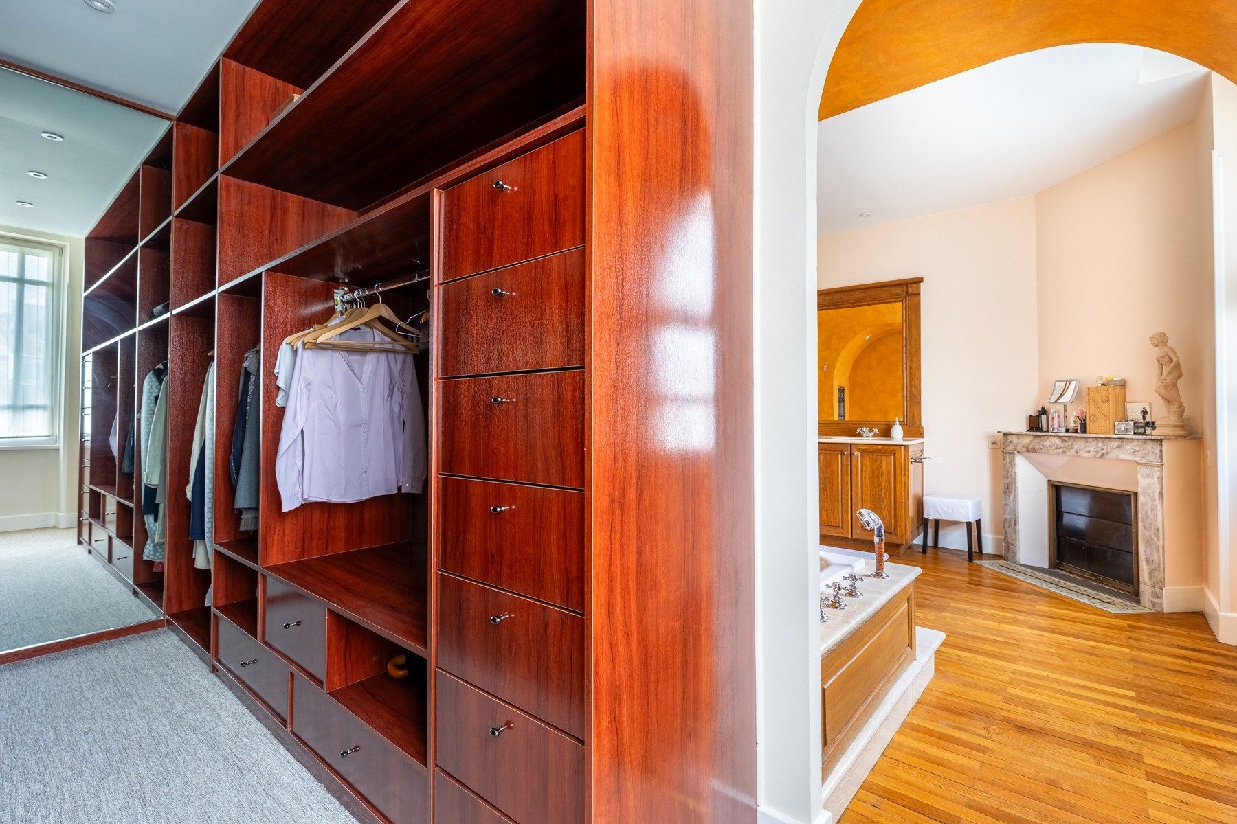 house 10 Rooms for sale on BORDEAUX (33000)