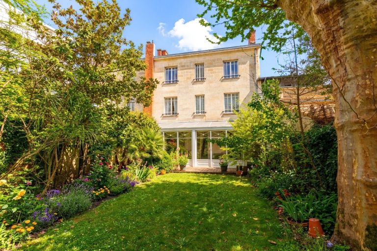 house 10 Rooms for sale on BORDEAUX (33000)