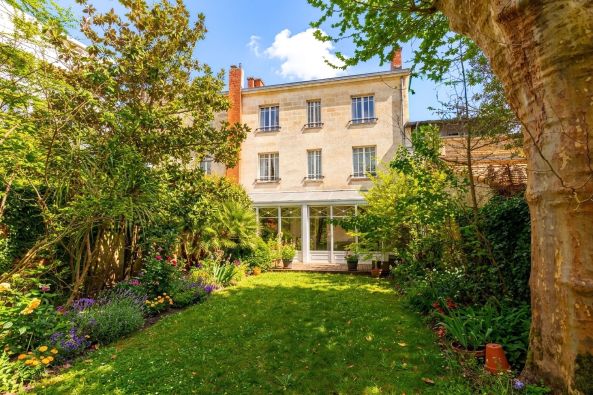 Sale House Bordeaux 10&nbsp;Rooms 450&nbsp;m²