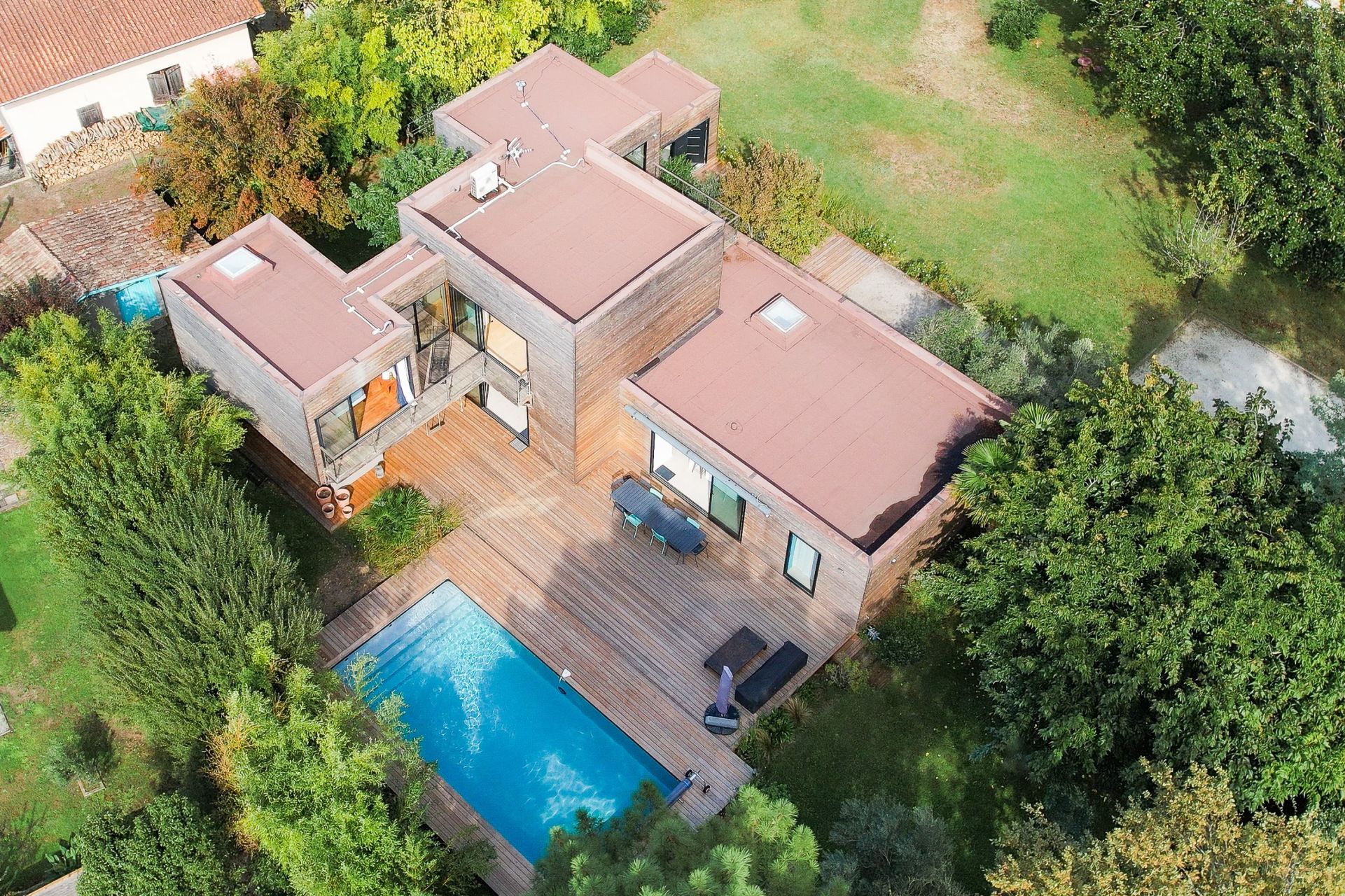 house 7 Rooms for sale on CAP FERRET (33970)