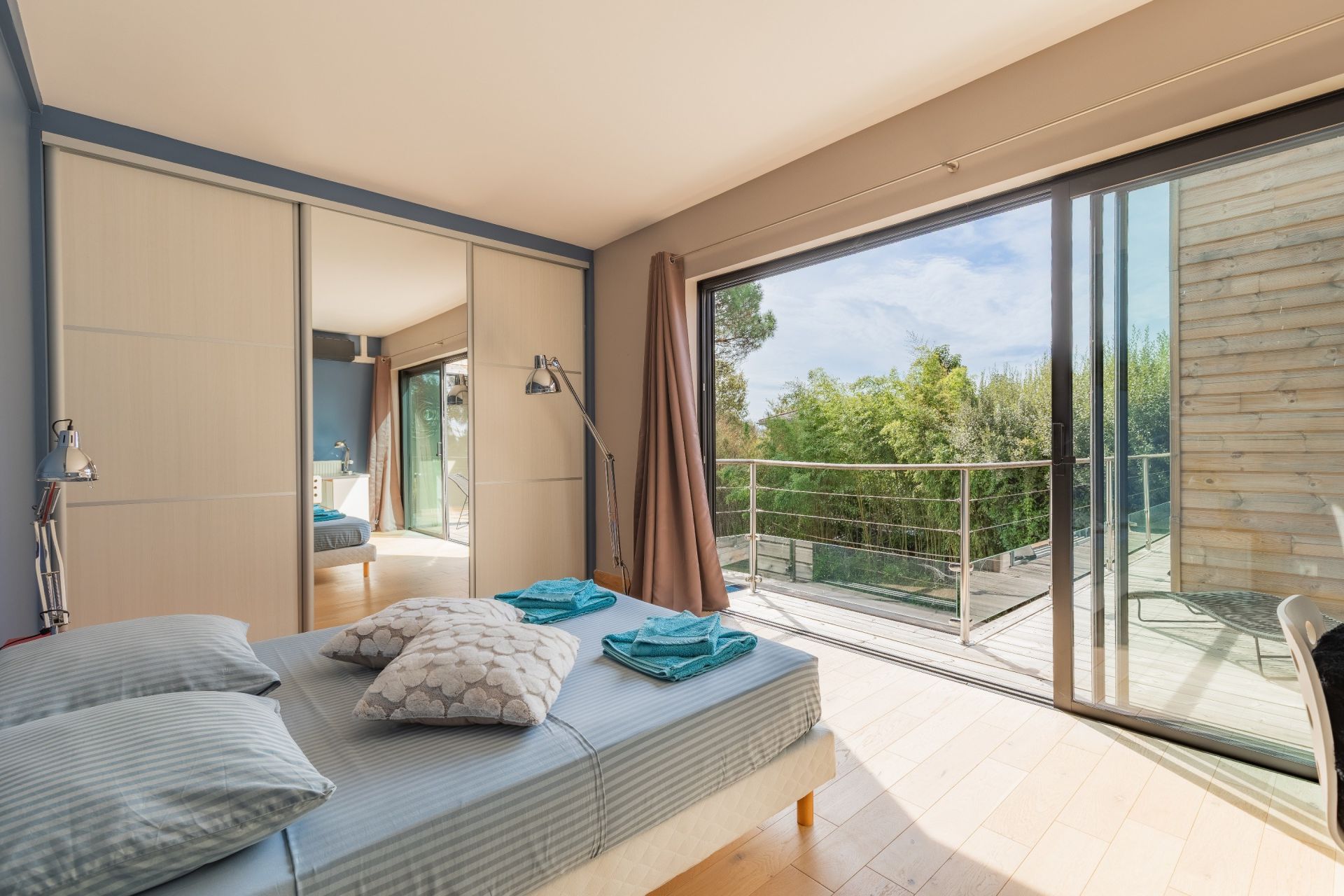house 7 Rooms for sale on CAP FERRET (33970)