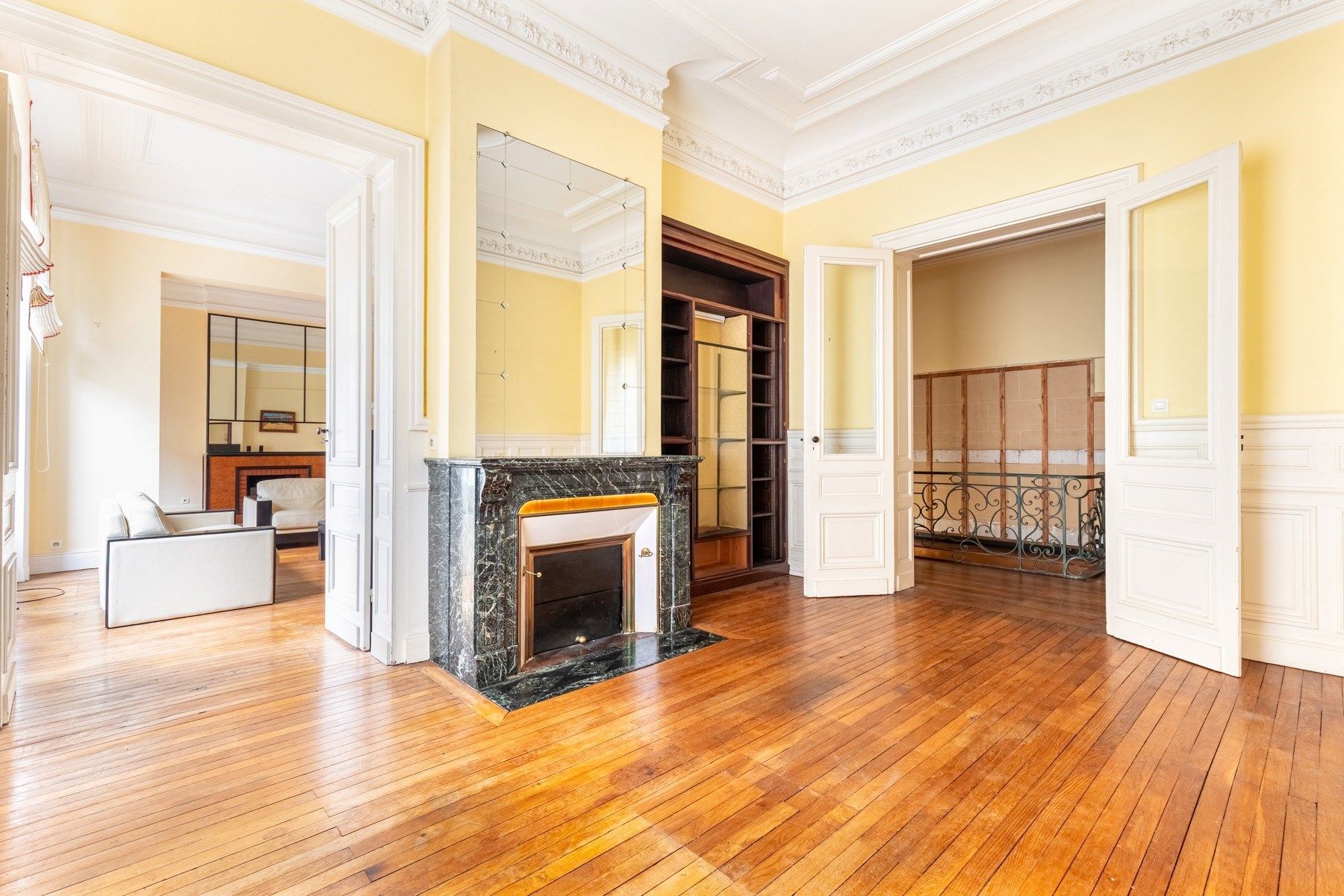 apartment 8 Rooms for sale on BORDEAUX (33000)