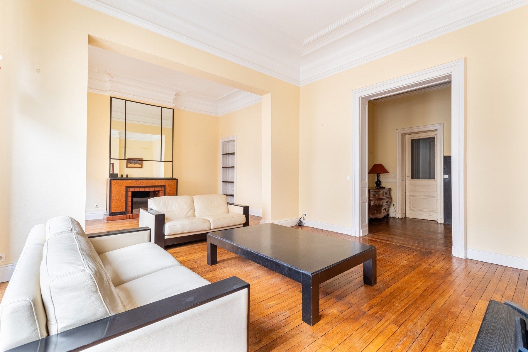 apartment 8 Rooms for sale on BORDEAUX (33000)