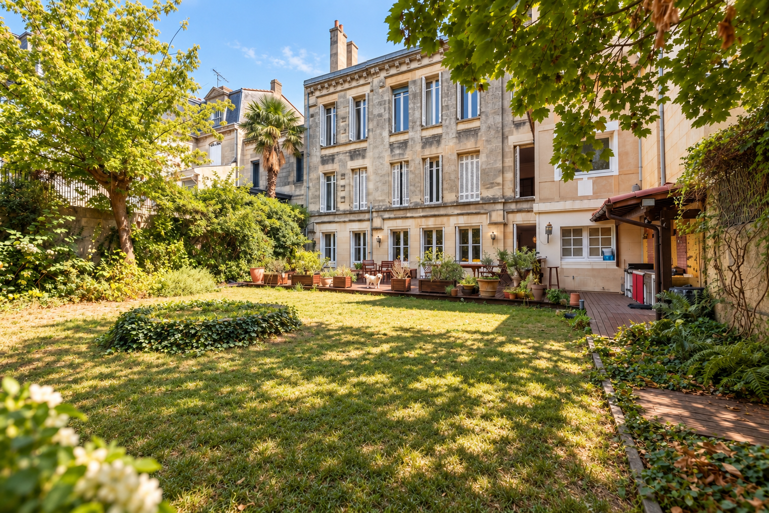apartment 8 Rooms for sale on BORDEAUX (33000)