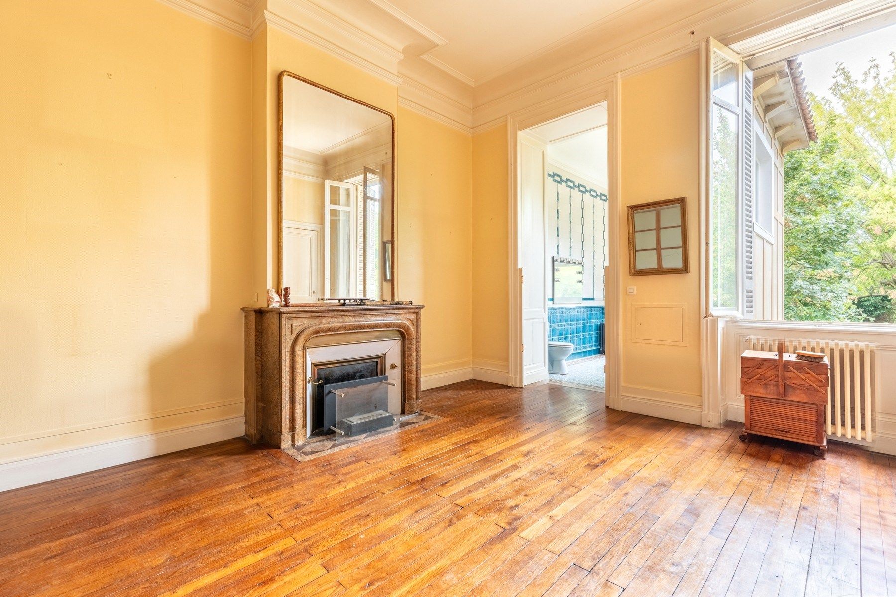 apartment 8 Rooms for sale on BORDEAUX (33000)