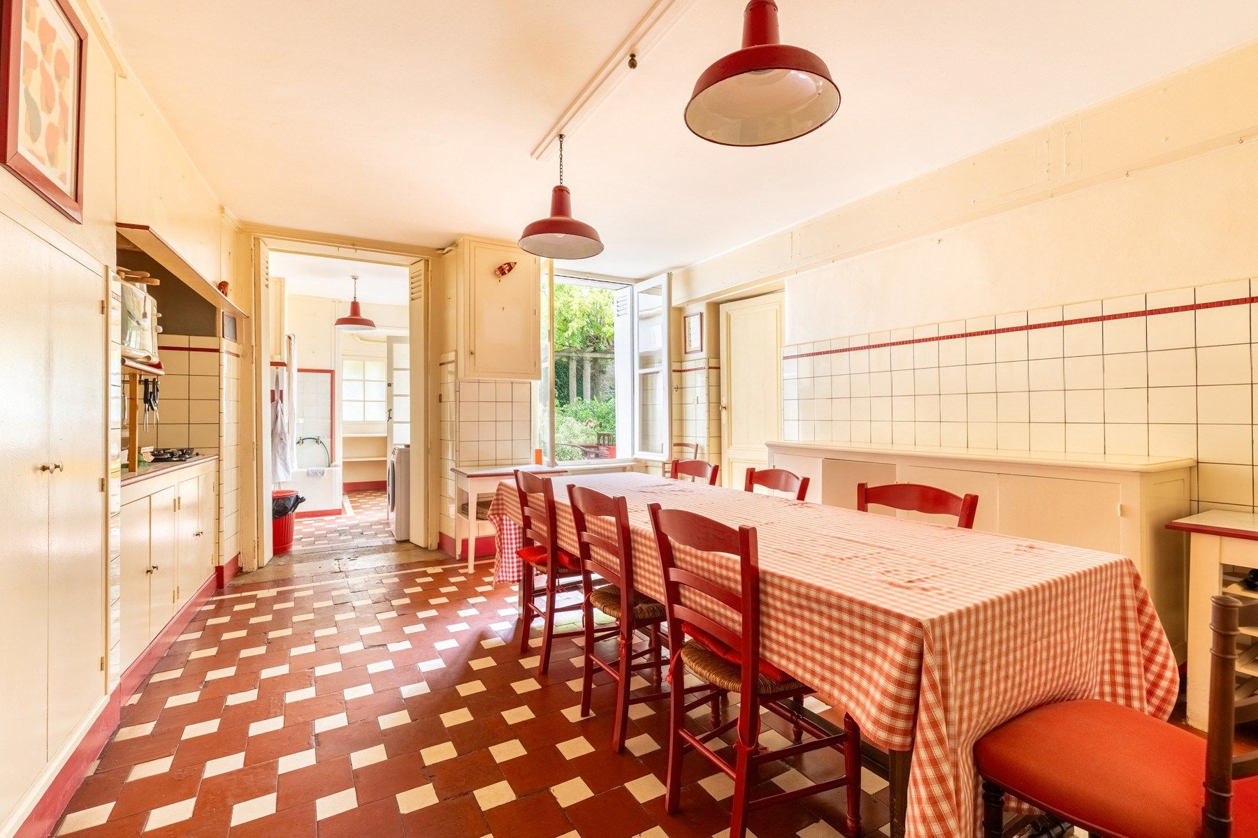 apartment 8 Rooms for sale on BORDEAUX (33000)