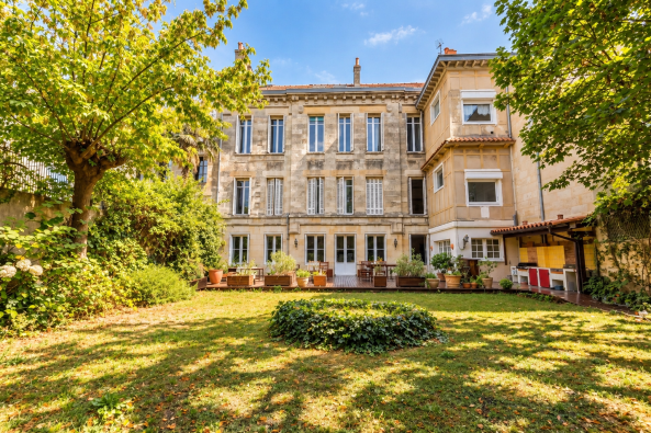 Sale Apartment Bordeaux 8&nbsp;Rooms 255&nbsp;m²