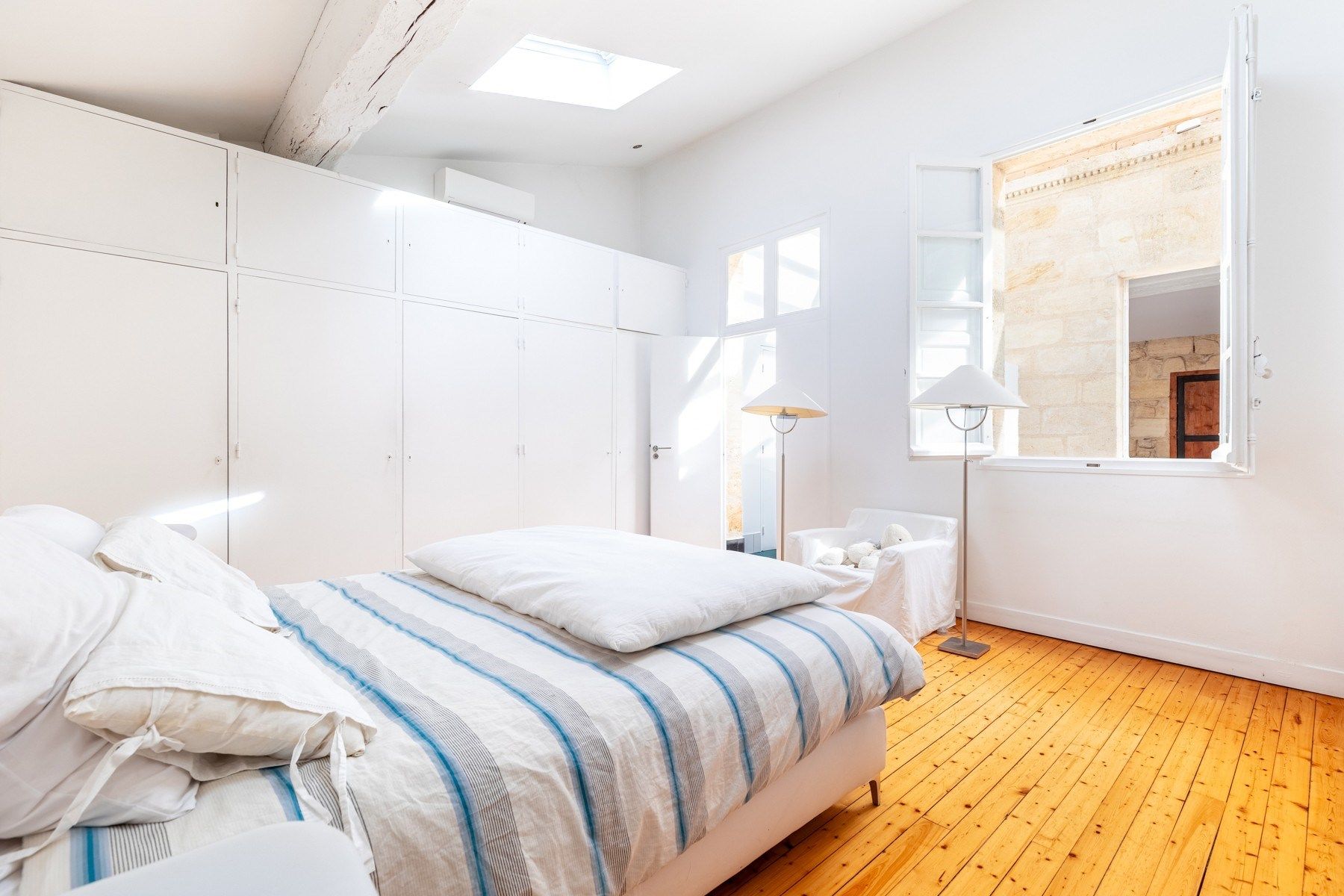 apartment 7 Rooms for sale on BORDEAUX (33000)