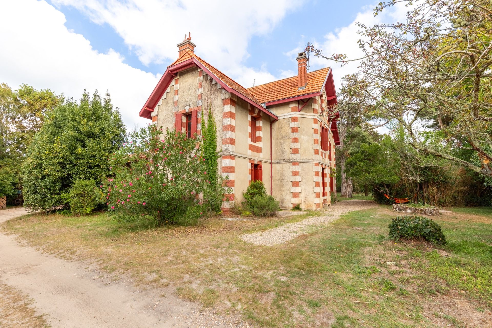 house 15 Rooms for sale on LA TESTE DE BUCH (33260)