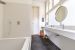 apartment 5 Rooms for sale on BORDEAUX (33000)