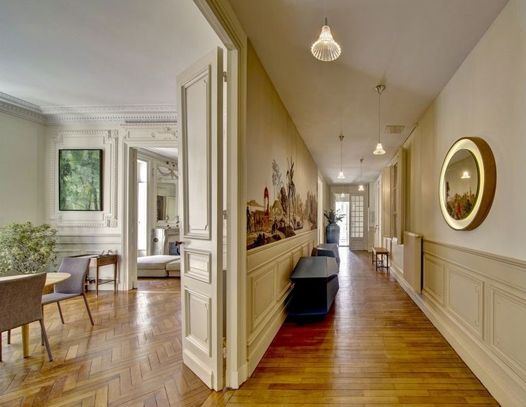 Downtown Bordeaux - a fully restored apartment
