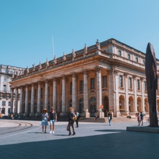Votre journée au coeur du luxueux quartier du Triangle ...